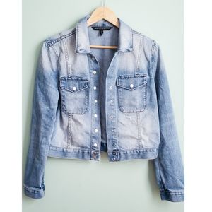 LIGHT WASH DENIM JACKET